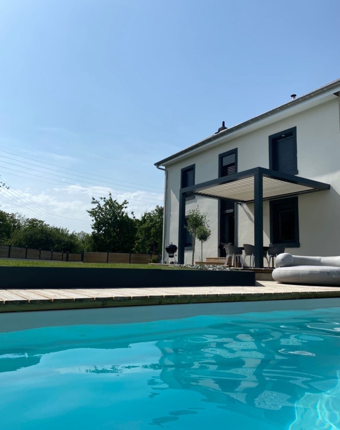 Pergola aluminium installée chez un particulier